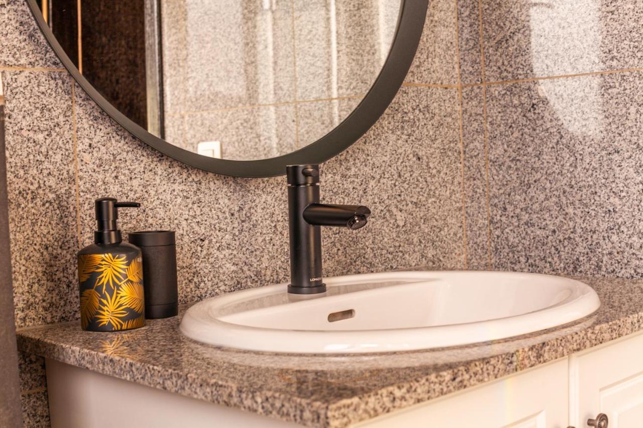 Luxury Suites Boutique By Rikas Hotels Anversa Esterno foto